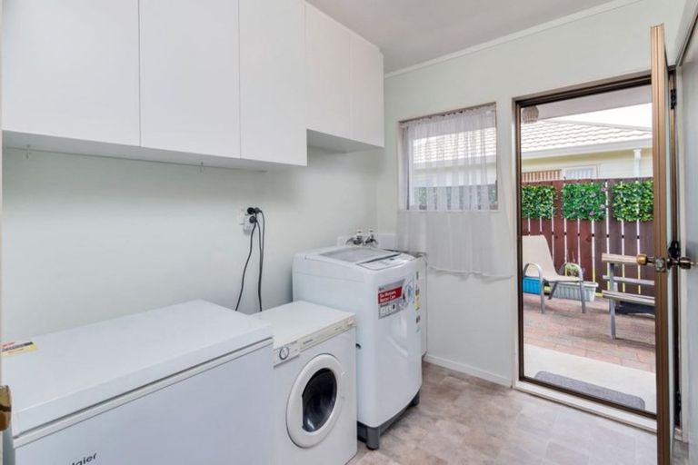 Photo of property in 1/27 Scott Road, Papakura, 2110