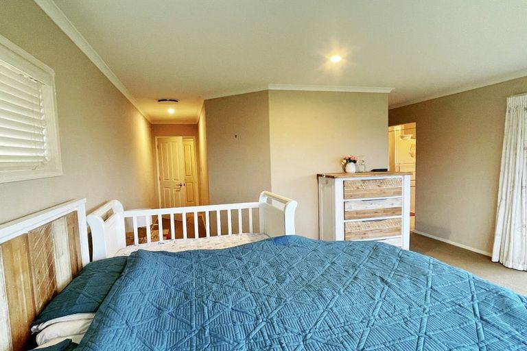 Photo of property in 15 Matheson Road, Red Beach, 0932