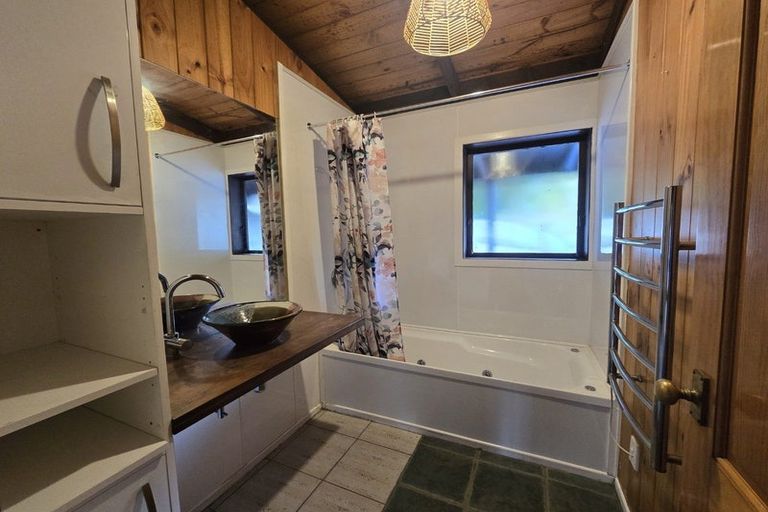 Photo of property in 694 Whitemans Valley Road, Whitemans Valley, Upper Hutt, 5371