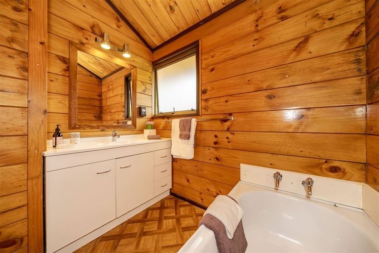 Photo of property in 13a Terminus Street, Silverstream, Upper Hutt, 5019