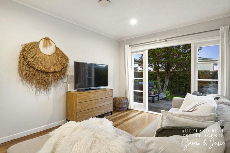 Photo of property in 422a Old Te Atatu Road, Te Atatu Peninsula, Auckland, 0610