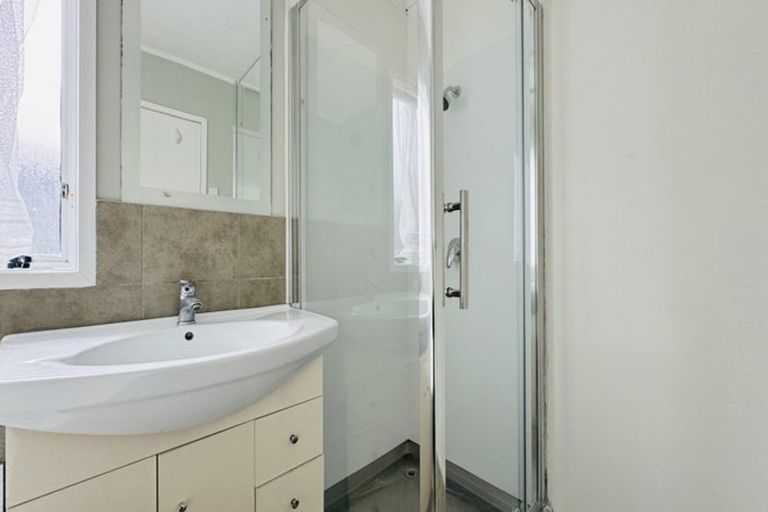 Photo of property in 52 Keegan Drive, Massey, Auckland, 0614