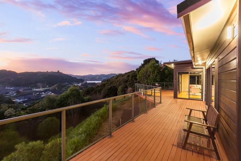 Photo of property in 22 Sailmaker Close, Whitby, Porirua, 5024