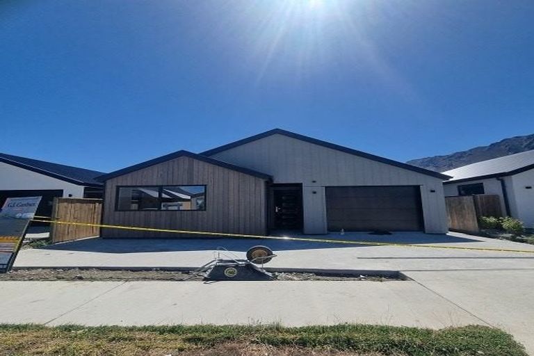 Photo of property in 34 Cheviot Street, Jacks Point, Queenstown, 9371