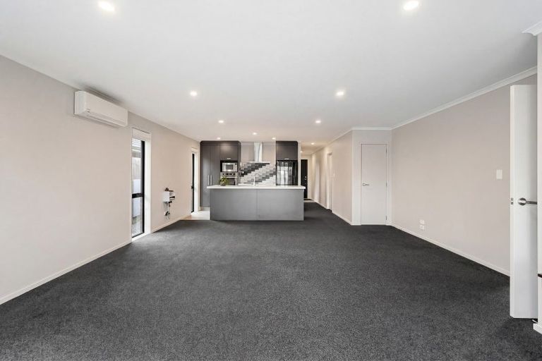 Photo of property in 36 Komata Crescent, Papamoa Beach, Papamoa, 3118