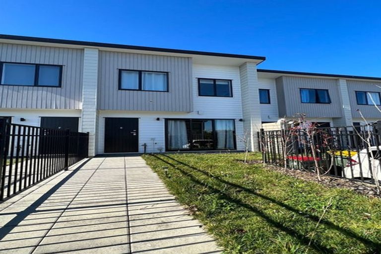 Photo of property in 17e Craigbank Avenue, New Lynn, Auckland, 0600