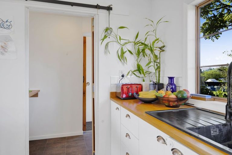Photo of property in 9 Standish Street, Midhirst, Stratford, 4394