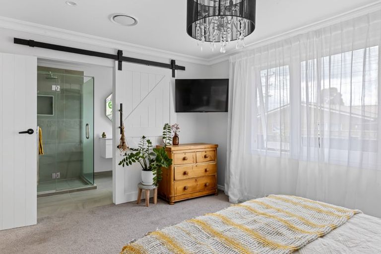 Photo of property in 70 Glenvar Road, Torbay, Auckland, 0630