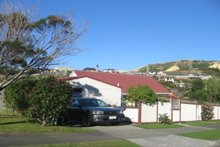 Photo of property in 2 Seagull Place, Whitby, Porirua, 5024