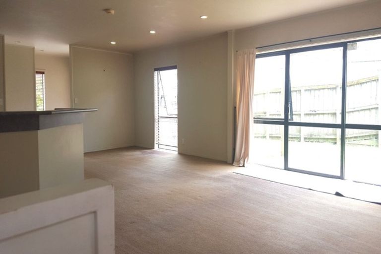 Photo of property in 1/58 Arran Road, Browns Bay, Auckland, 0630