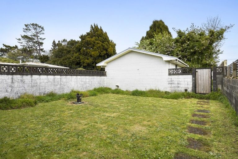 Photo of property in 1 Totara Terrace, Inglewood, 4330