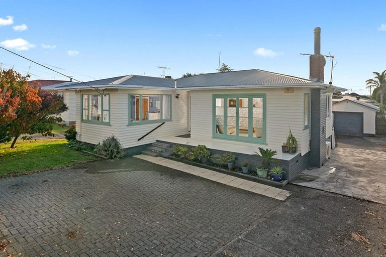 Photo of property in 6 Marlene Avenue, Te Atatu South, Auckland, 0610