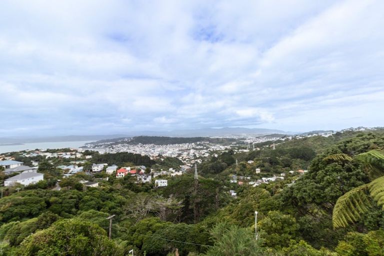 Photo of property in 32 Highbury Road, Highbury, Wellington, 6012