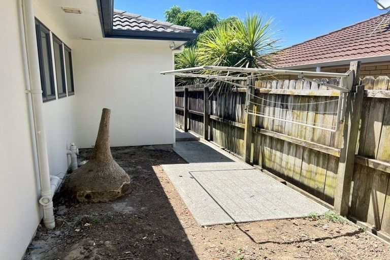 Photo of property in 12 Senator Drive, Manurewa, Auckland, 2105