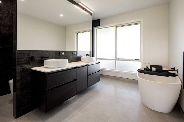 Photo of property in 300 Grove Road, Te Pahu, Hamilton, 3285