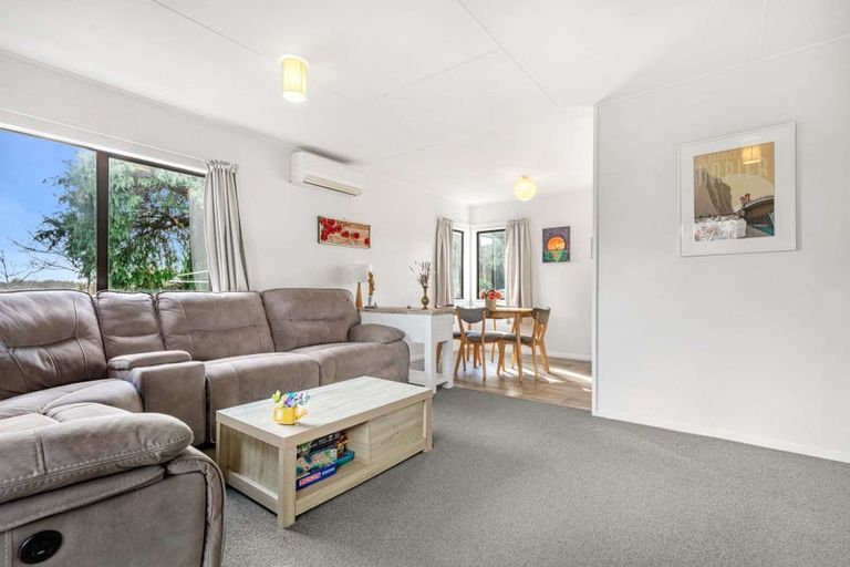Photo of property in 35b Aquarius Drive, Kawaha Point, Rotorua, 3010