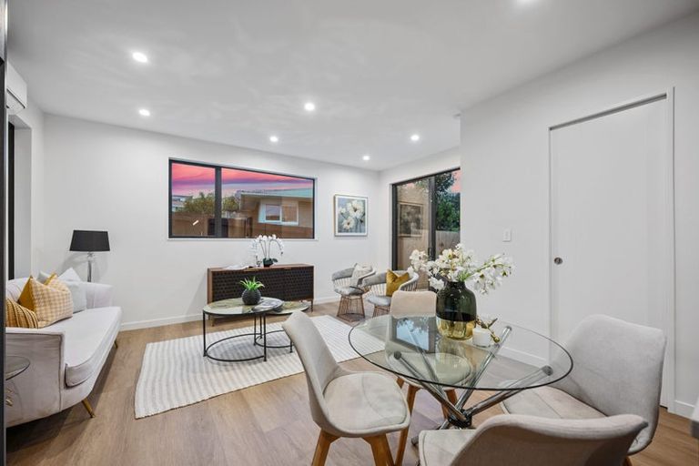 Photo of property in 3c Margaret Place, Milford, Auckland, 0620