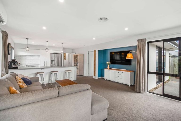 Photo of property in 51 Watkins Drive, Rangiora, 7400