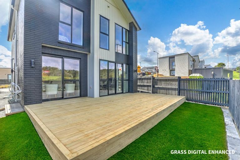 Photo of property in 37 Horokaka Street, Massey, 0614