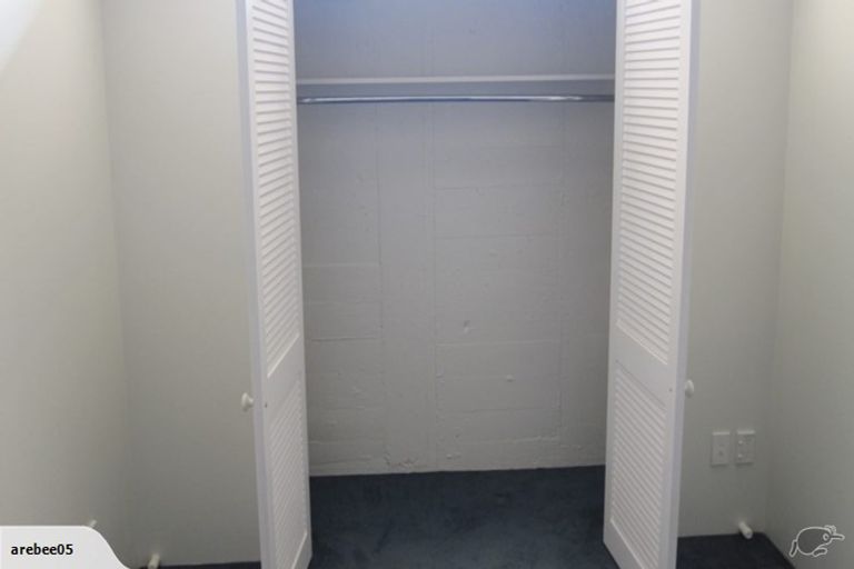 Photo of property in Endeavour Apartments, 13/125u Thorndon Quay, Pipitea, Wellington, 6011