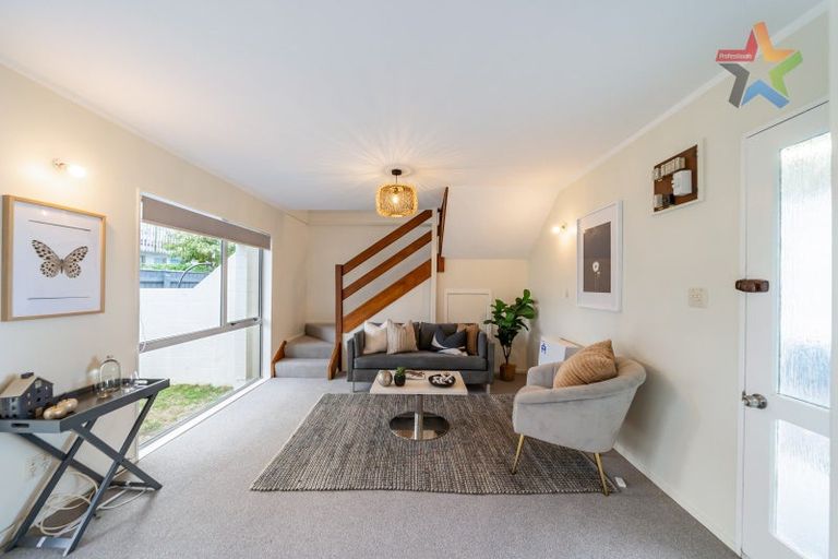 Photo of property in 74f4 Freyberg Street, Lyall Bay, Wellington, 6022