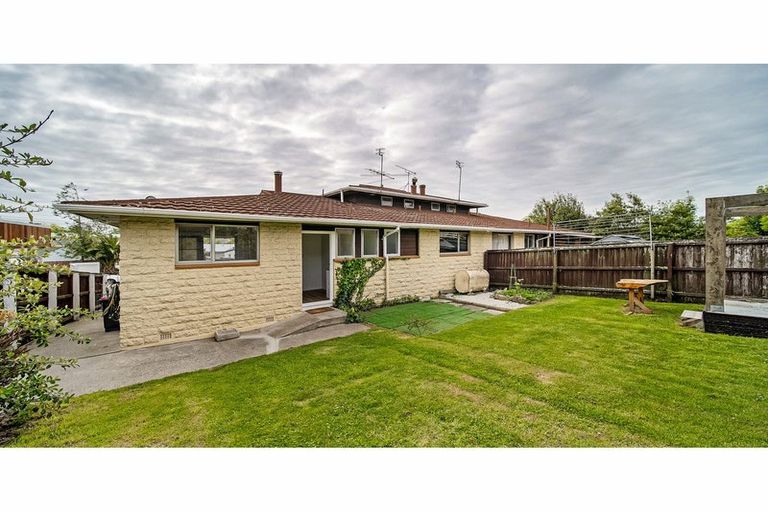 Photo of property in 2/160 Centaurus Road, Saint Martins, Christchurch, 8022