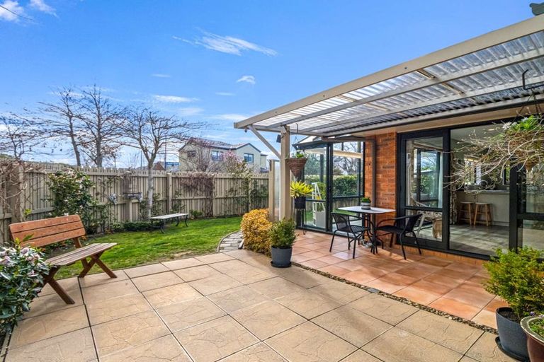 Photo of property in 4 Chesterfield Mews, Russley, Christchurch, 8042