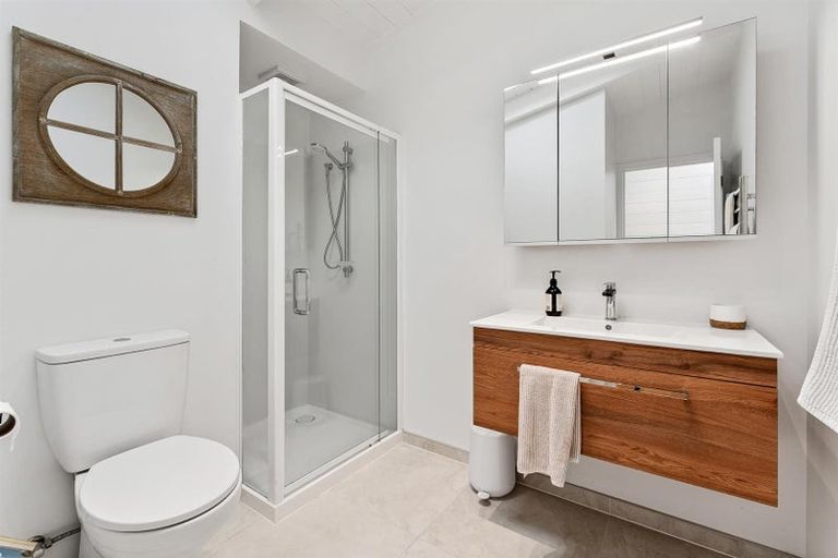 Photo of property in 25 Esme Grove, Omaha, 0986