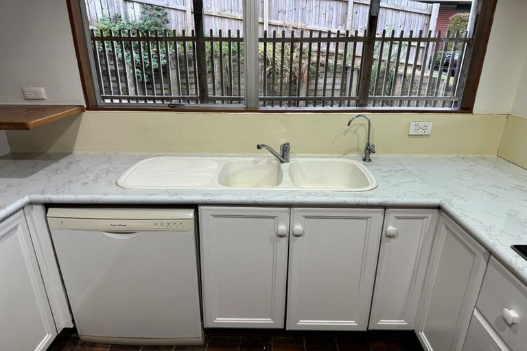 Photo of property in 42b Hogans Road, Glenfield, Auckland, 0629