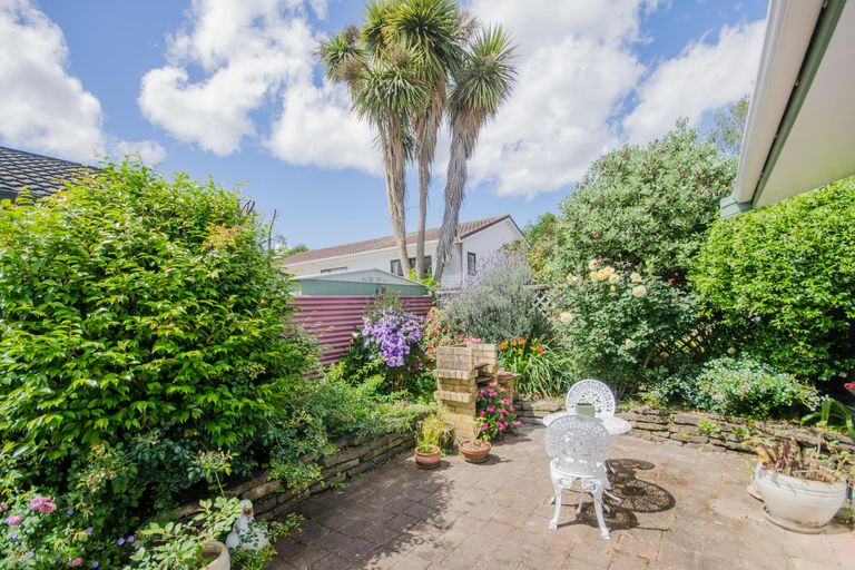 Photo of property in 91 Lynwood Road, New Lynn, Auckland, 0600