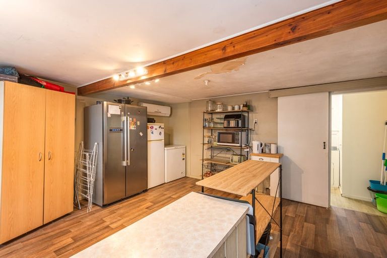 Photo of property in 22 Hawkhurst Road, Lyttelton, 8082