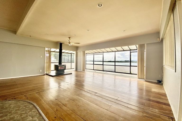 Photo of property in 23 Hazards Road, Weymouth, Auckland, 2103