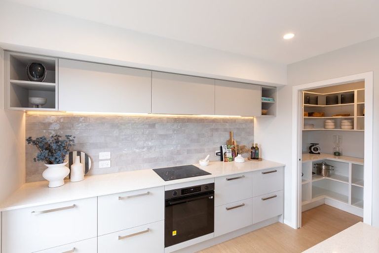 Photo of property in 1 Metoriti Crescent, Karaka, 2124