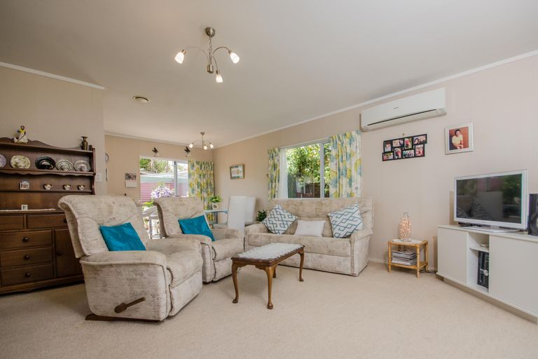 Photo of property in 91 Lynwood Road, New Lynn, Auckland, 0600