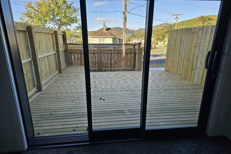 Photo of property in 1d Ingram Street, Naenae, Lower Hutt, 5011