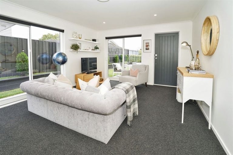 Photo of property in 2 Lake Crescent, Hamilton Lake, Hamilton, 3204