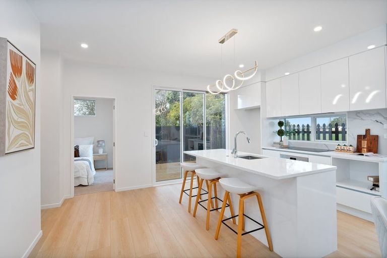 Photo of property in 80e Matipo Road, Te Atatu Peninsula, Auckland, 0610