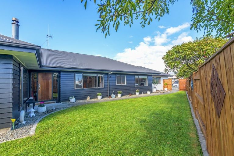 Photo of property in 9 Walnut Grove, Kelvin Grove, Palmerston North, 4414