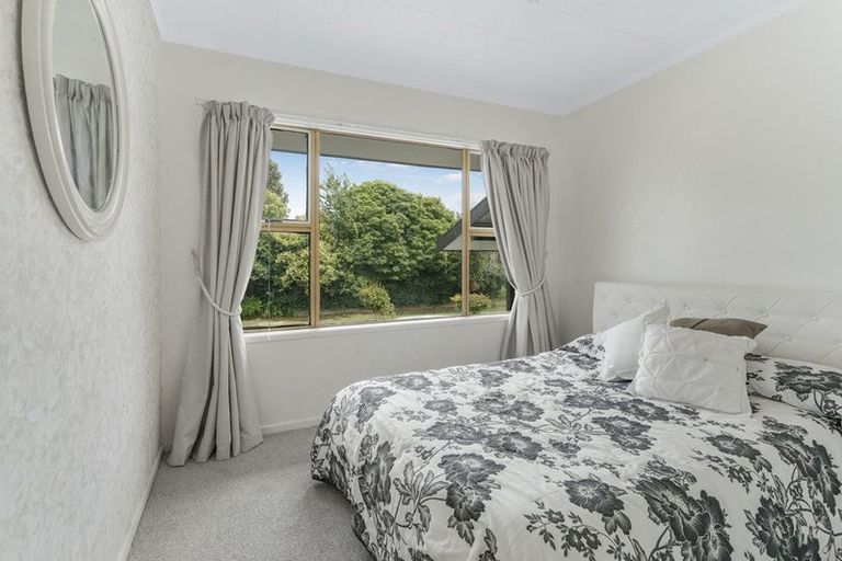 Photo of property in 32 Chedworth Avenue, Chedworth, Hamilton, 3210