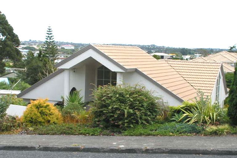 Photo of property in 1/9 Norman Road, Hauraki, Auckland, 0622