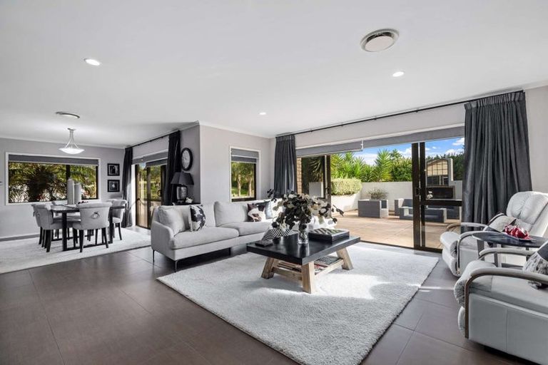 Photo of property in 8 Millbrook Drive, Waiuku, 2683