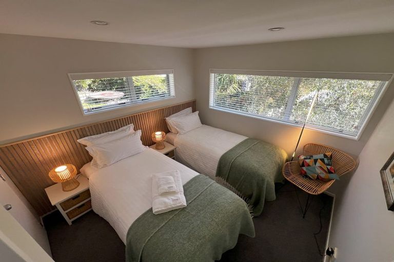 Photo of property in 13 Ellangowan Road, Waiake, Auckland, 0630
