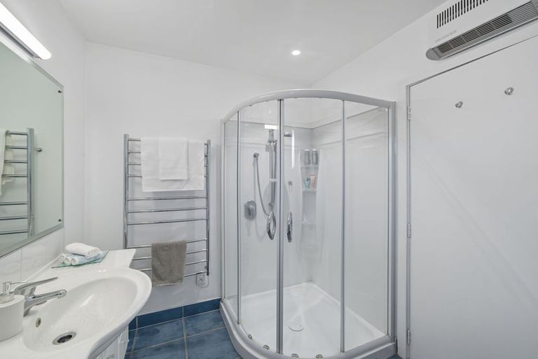 Photo of property in 5c Gilmore Place, Burnside, Christchurch, 8053