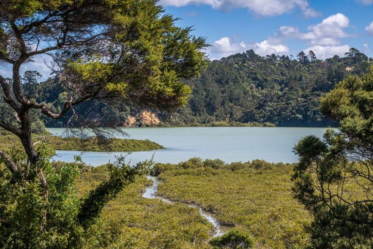 Photo of property in 29 Schopolo Place, Schnapper Rock, Auckland, 0632