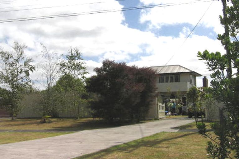 Photo of property in 254 East Coast Road, Forrest Hill, Auckland, 0620