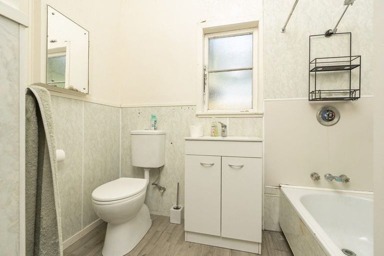 Photo of property in 37 Ngapuke Lane, Parua Bay, 0192