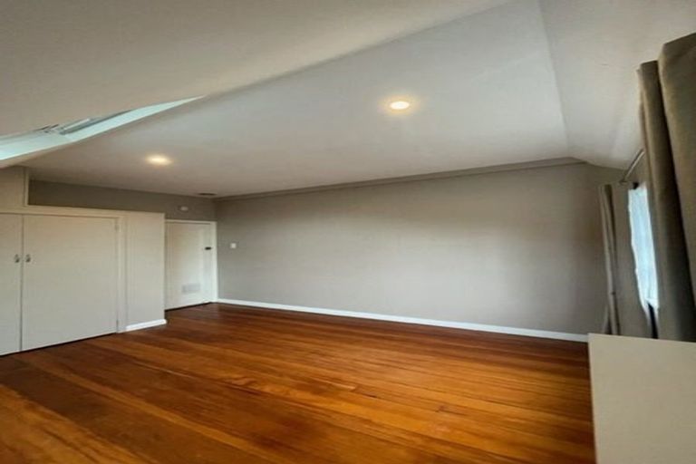 Photo of property in 185a Sutherland Road, Lyall Bay, Wellington, 6022