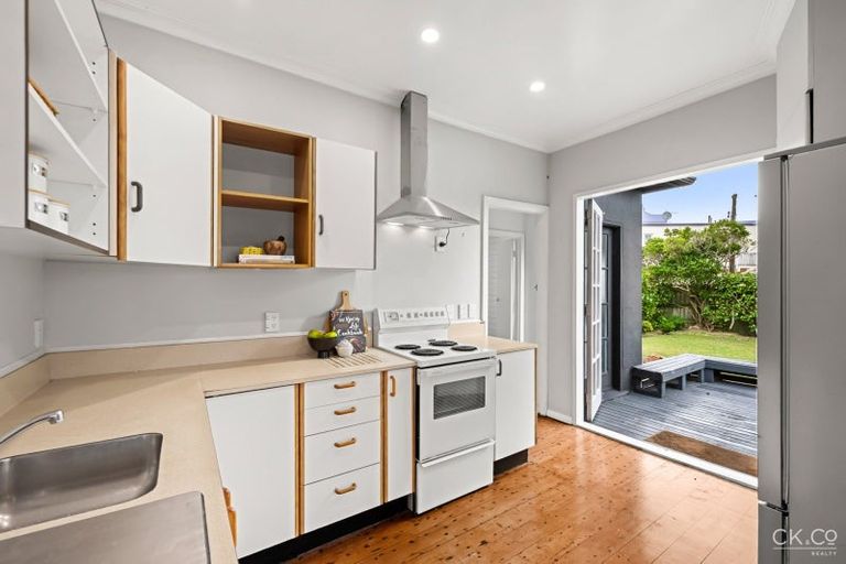 Photo of property in 42 Beaumont Avenue, Alicetown, Lower Hutt, 5010
