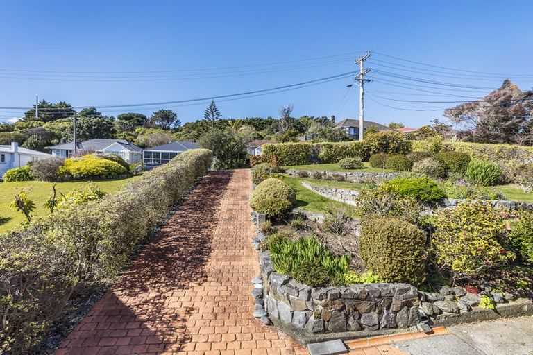Photo of property in 66 Taylor Terrace, Tawa, Wellington, 5028