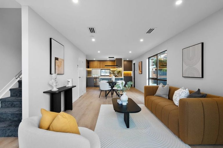 Photo of property in 2/32 Beulah Avenue, Rothesay Bay, Auckland, 0630